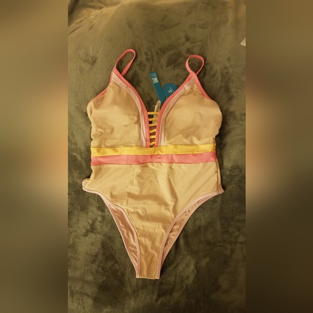 NWT Cupshe XL swimsuit